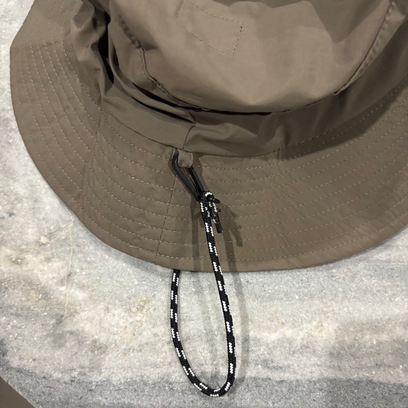 BUCKET HAT - Picture 10 of 11